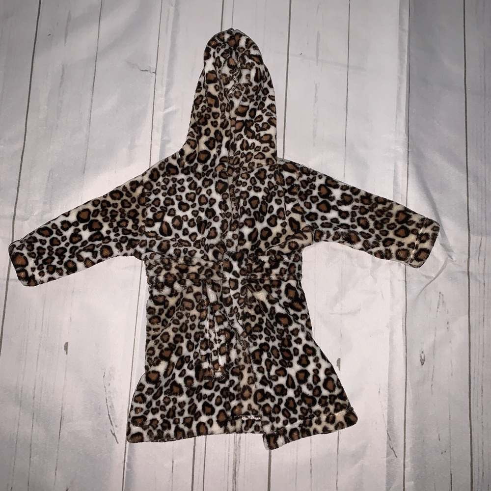 Blankets and beyond Child’s Robe